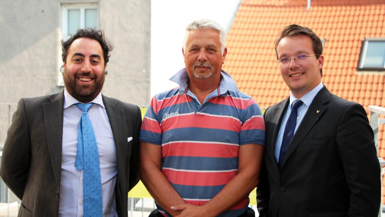 R. Philippeit (Mitte) mit Anwalt K. Rastegar (l.) und Neo-Investor B. Baurek-Karlic. © J. Steinschaden
