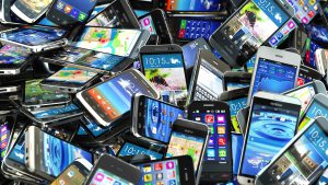 Auch in Österreich gibt es einen Haufen Smartphones. © Maksym Yemelyanov/Fotolia