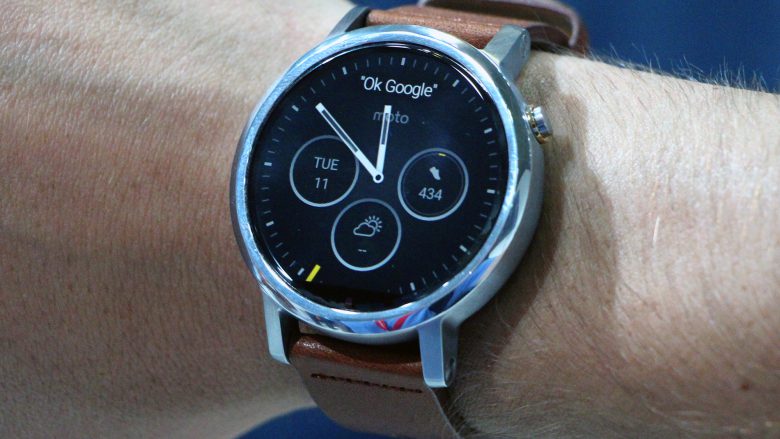 Motorola Moto 360 (2015-er-Version). © Jakob Steinschaden