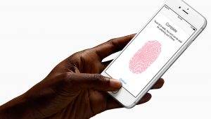 Das iPhone soll eigentlich die Daten des Users schützen. © Appl