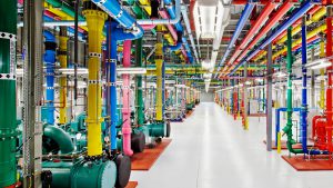 Wo das Internet teilweise zu Hause ist: Google Rechenzentrum von innen. © Google