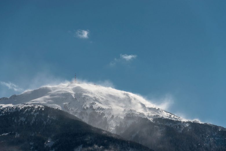 Arbeiten mit Blick in die Tuxer Alpen. Tirol geht mit dem COWO Tirol neue Wege. © fotolia
