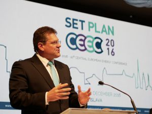 EU Energie-Kommissar Maroš Šefčovič stellt das Winterpaket und die Energiestrategie der Europäischen Kommission vor © SET Plan Conference 2016