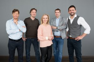 v.l.n.r.: Thomas Polak (Uniqa), Markus Wagner (i5invest), Eveline Steinberger-Kern (Blue Minds Group), Dominik Greiner (Camouflage Ventures) und Hassen Kirmaci (weXelerate) knüpfen mit weXelerate ein Super-Netzwerk für Startups. Bildquelle: Anna Rauchenberger