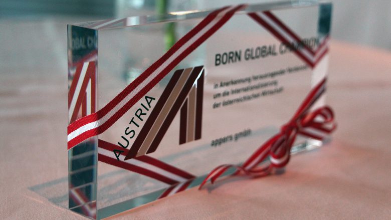 So sieht der "Born Global Champion"-Award aus. © Jakob Steinschaden