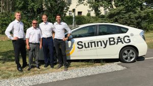 SunnyBAG-Team und Kelag-Geschäftsführer. © SunnyBAG