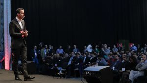 Bundeskanzler Christian Kern bei der „We Are Developers“-Konferenz. (Bild: BKA)