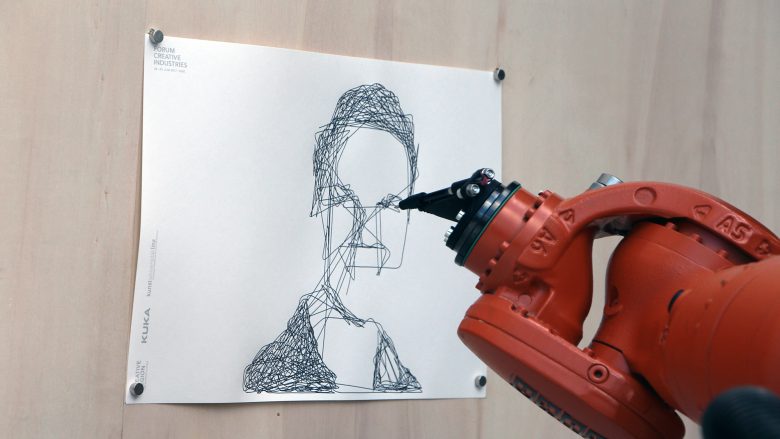 Roboter als Porträtmaler. © Trending Topics