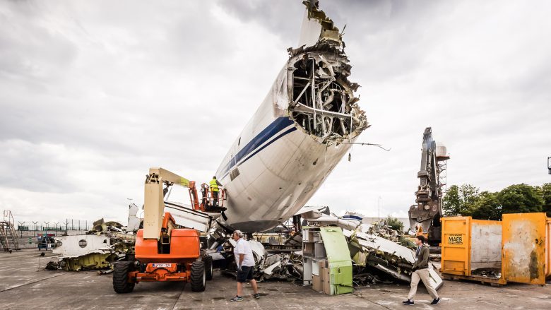 Der halb zerlegte Airbus A310. © Schrott24