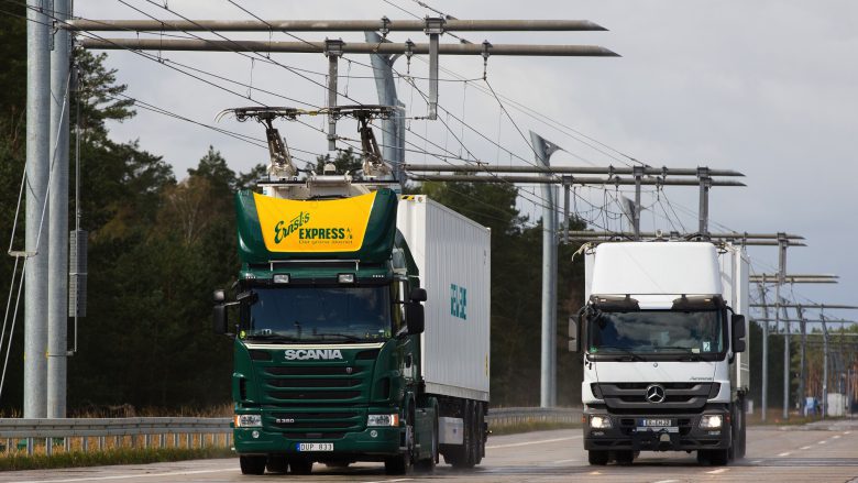 Hybrid-LKW am eHighway. © Siemens