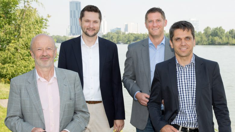 Damien Izdebski (hinten links) mit seinen Business Angels Hansi Hansmann, Stefan Kalteis und Michael Altrichter. © Techbold