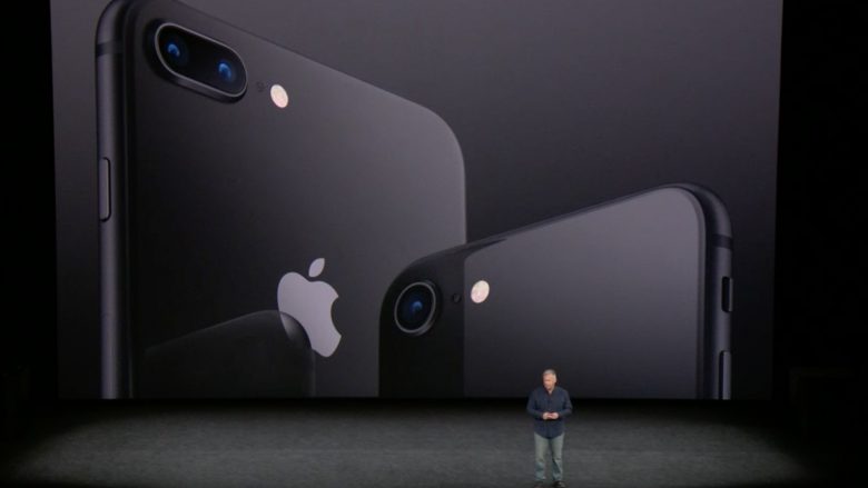 iPhone 8 und iPhone 8 Plus in Spacegrau. © Apple