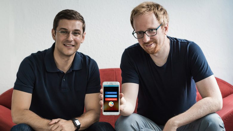 Ivan Stojkovic und Josef Korntheuer mit der CINN-App. © CinnApp