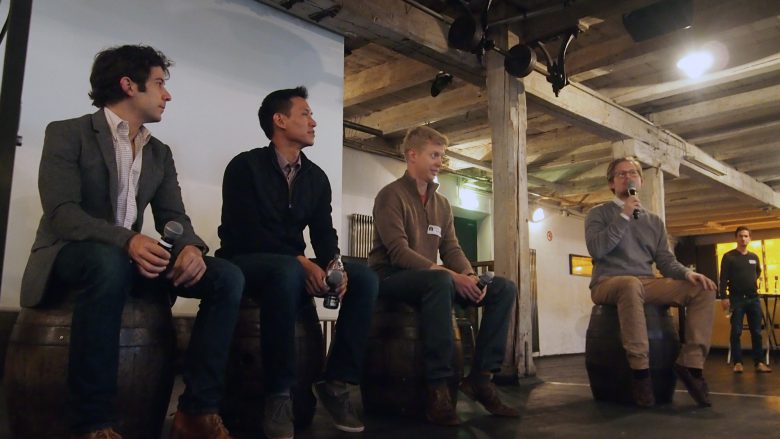 Tikhon Bernstam (Parse) Anson Tsai (Cardpool) und Steve Huffman (Reddit) diskutierten mit Michael Ströck (Gustav). © FounderTalks