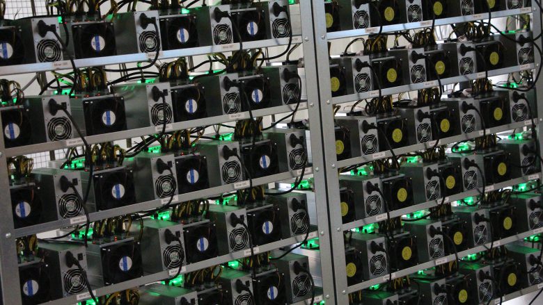 ASICs-Mining-Rigs von HydroMiner. © Jakob Steinschaden