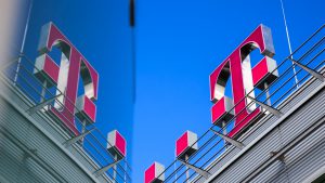 T-Mobile Austria Logo am Dach des T-Center in Wien. © T-Mobile Austria