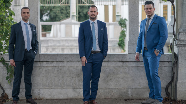 Georg Distl (Geschäftsführer Mehrwert & Co), Gernot Hinteregger, Prokurist/Geschäftsstellenleiter pro aurum) und Marc Krahl (Geschäftsführer Mehrwert & Co). © Sebastian Stahlschmidt | Stahlschmidt Photography