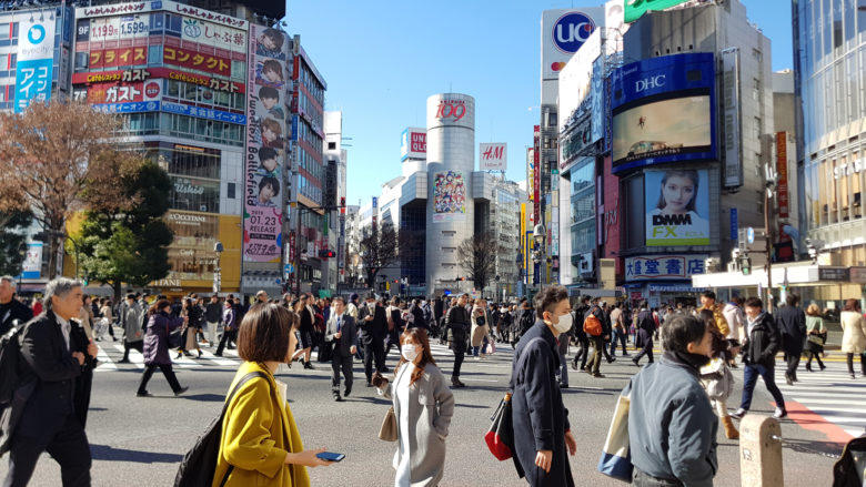 Geschäftiges Treiben auf der berühmten Kreuzung vor dem Bahnhof Shibuya © Trending Topics