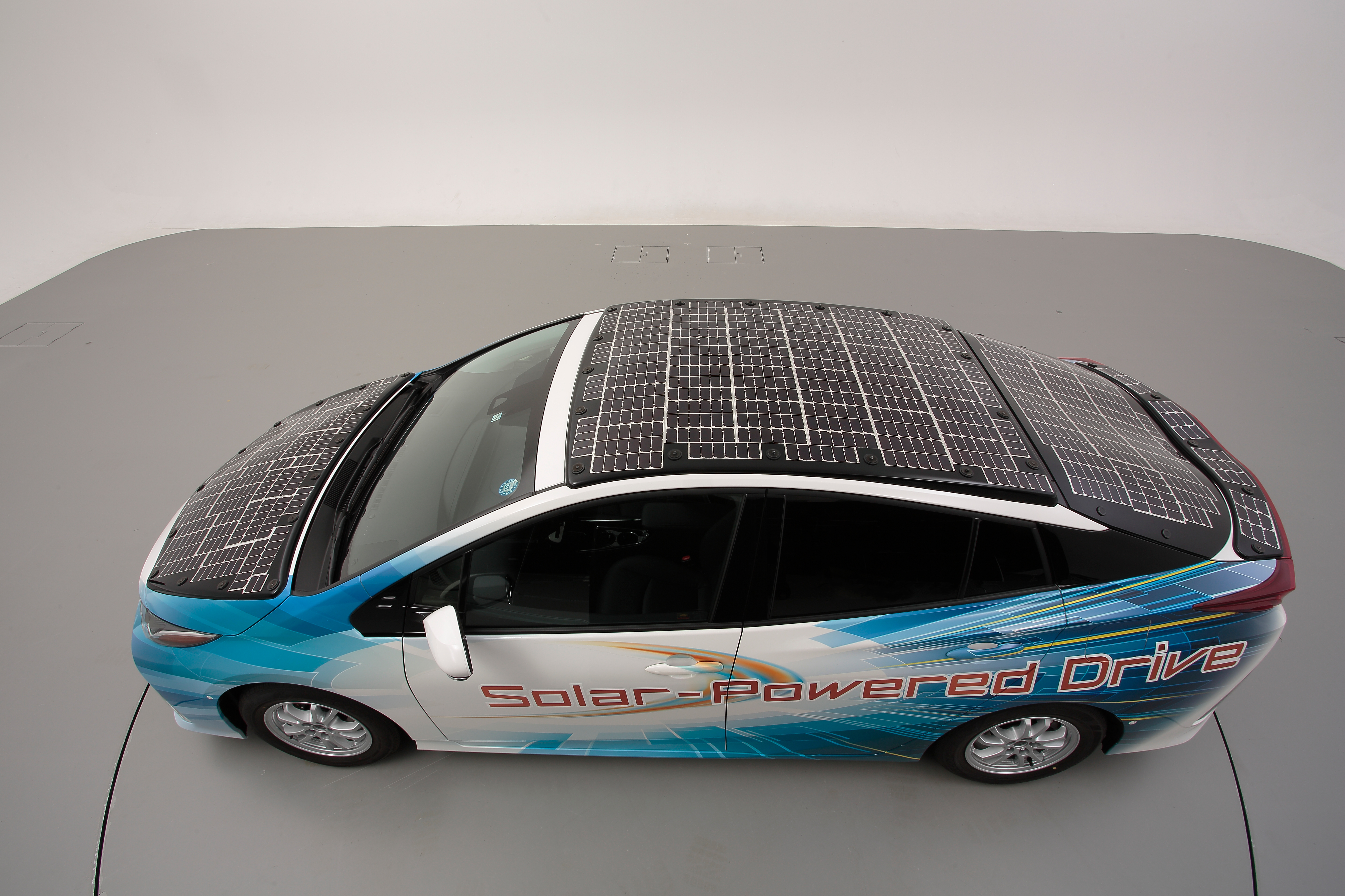 Auto - Freiburg im Breisgau - Fraunhofer entwickelt Folie mit Solarzellen  für Autos - Auto & Mobil - SZ.de
