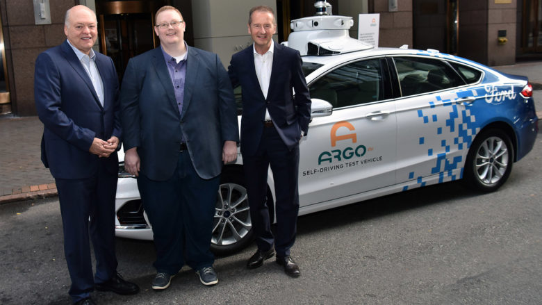 Die Vorstandsvorsitzenden Dr. Herbert Diess (Volkswagen Aktiengesellschaft) und Jim Hackett (Ford) mit Argo AI-CEO Bryan Salesky. © Volkswagen AG