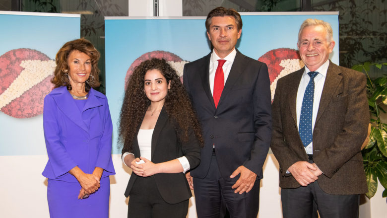 Bundeskanzlerin Brigitte Bierlein, Mikrokreditnehmerin Dilan Ulutas, Bank Austria CEO Robert Zadrazil und Michael Mullan, Vereinsvorsitzender der Dorfgemeinschaft Breitenfurt. © UniCredit Bank Austria