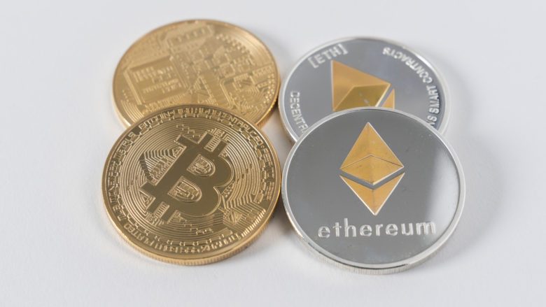 Bitcoin & Ethereum. © Photo by Austin Distel on Unsplash