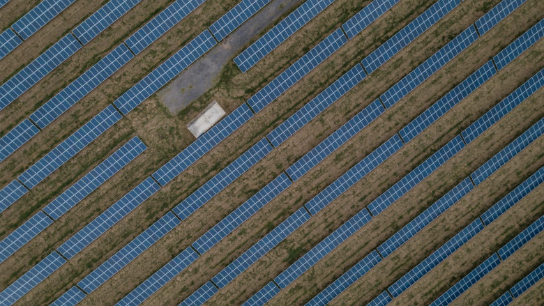 Solaranlagen von oben. © Ryan Searle on Unsplash