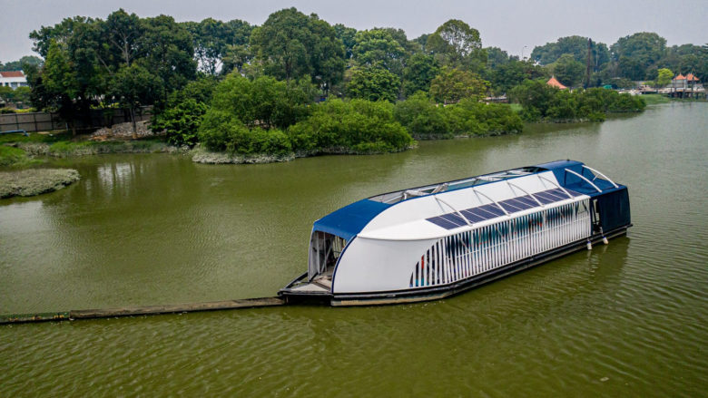 Interceptor im Klang River, Malaysia. © The Ocean Cleanup