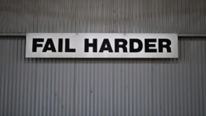Wer scheitert am härtesten? © Photo by Julian Dutton on Unsplash