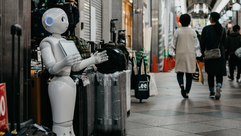 Roboter Pepper im Shopping-Center. © Photo by Lukas on Unsplash