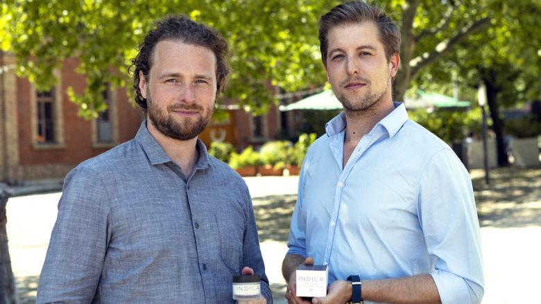 Christoph Richter (li.) und Alexander Lacina mit ihrer Cannabis-Gesichtscreme © Indica Skincare