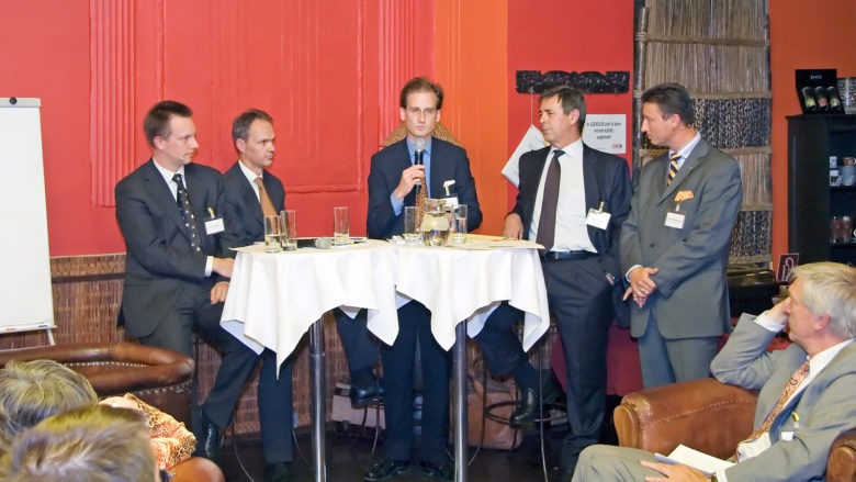 Stefan Klestil anno 2006 im Mocca-Club mit Bankern als damaliger Manager von First Data im CEE-Raum. © Nell
