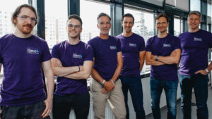 Das linx4-Team mit Business Angel. © linx4