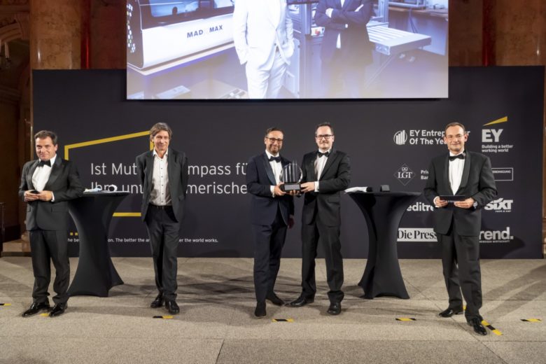 (v.l.n.r.) Rainer Nowak, Chefredakteur „Die Presse“, Andreas Lampl, Chefredakteur „Trend“, Sascha Dennstedt und Christian Harwanegg von MacroArray Diagnostics, EY Entrepreneur Of The Year 2020 in der Kategorie Start-ups, Erich Lehner, Program Partner EY Entrepreneur Of The Year Österreich. © Point of View