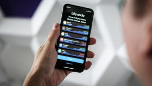 Die Bitpanda-App am iPhone. © Trending Topics