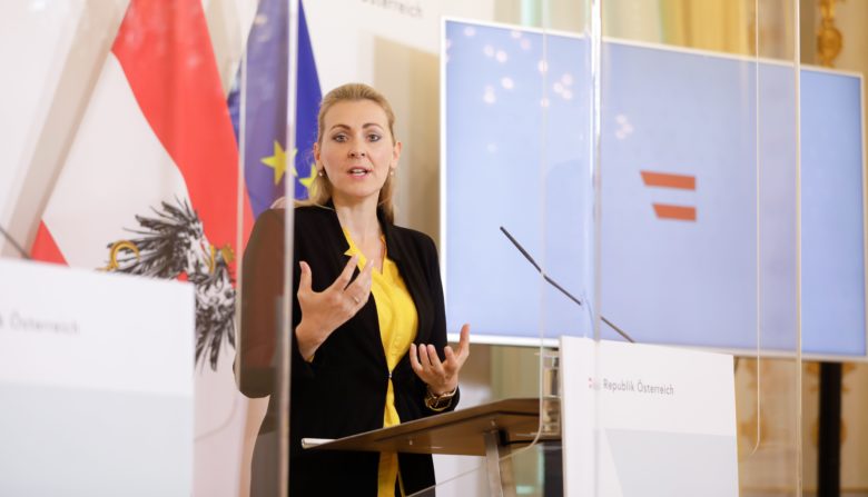 Arbeitsministerin Christine Aschbacher (ÖVP). © BKA/Andy Wenzel