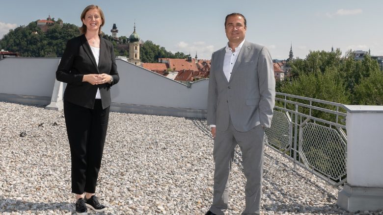 Wirtschaftslandesrätin Barbara Eibinger-Miedl und SFG-Geschäftsführer Christoph Ludwig. © Oliver Wolf