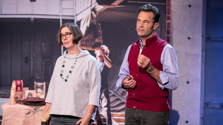 Brigantes-Gründer Katharina Schaller und Daniel Kravina wollen Kaffee mit Segelschiffen transportieren. © PULS 4 / Gerry Frank