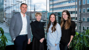 Maximilan Unger, Partner bei TheVentury, Nicole Stroj, Head of Organisational Innovation bei Raiffeisen Bank International AG, Aleksandra Petkov-Georgieva, Senior Innovation Manager bei Raiffeisen Bank International AG und Katharina Binder, Head of Accelerator bei TheVentury. © The Ventury