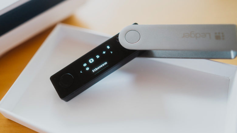 Hardware-Wallet von Ledger © Max Saeling / Unsplash