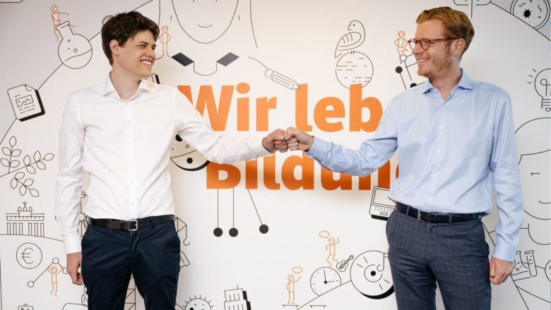 Leon Frischauf, Gründer von Studyly (links) und Maximilian Schulyok, Geschäftsführer des öbv (rechts). © IRYNA MURSELOVIC