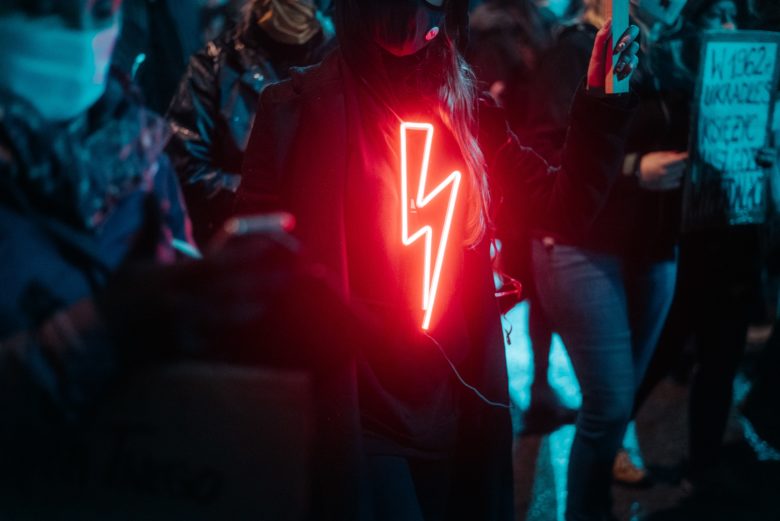 Lightning Bolt. © Zuza Gałczyńska on Unsplash