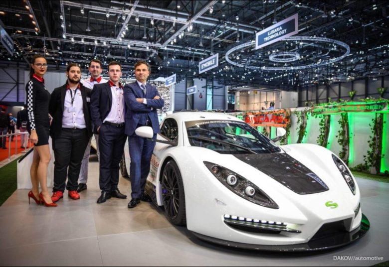 Rossen Daskalov (r), the founder and CEO of Sin Cars, is an engineer and former racing driver ©SinCars