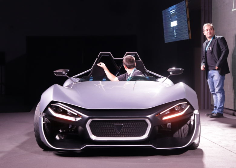 The first electric sports car by Kinetik Automotiv © Trending Topics