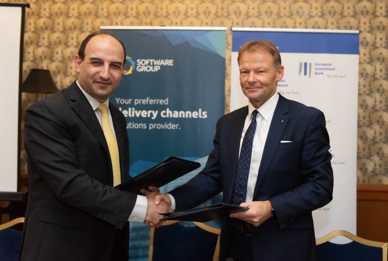 Kalin Radev, Software Group and Vazil Hudak of EIB signed the first venture debt deal in Bulgaria ©Software Group