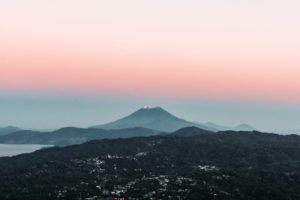 Vulkan-Landschaft in El Salvador. © Oswaldo Martinez on Unsplash