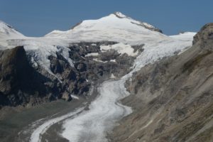 2020 hat die Pasterze bim Großglockner 52,5 Längenmeter verloren ©Gletschermessdienst_Archiv-GKLieb