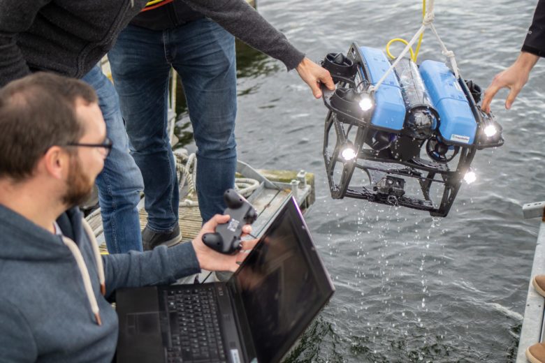 Mit Unterwasserfahrzeugen das Mikroplastik in den Meeren analysieren – daran arbeitet das Fraunhofer-Forschungsteam "Smart Ocean Technologies" in Rostock (© Fraunhofer IGD)