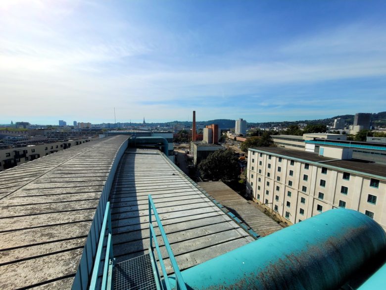 Auf den Dächern der Tabakfabrik ist enormes Potenzial für die Ntutzung von Photovoltaik. Foto: Tabakfabrik Linz