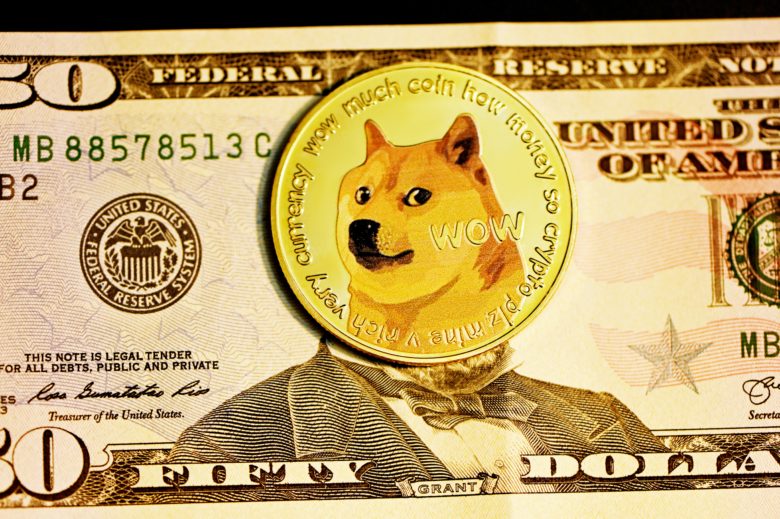 Dogecoin auf Dollar. © Executium on Unsplash